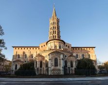 Inscriptions satanistes sur l’Eglise Saint-Sernin à Toulouse