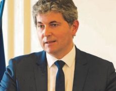 Gilles Platret (LR) veut continuer à discuter avec Eric Zemmour, “seule bouffée d’oxygène de cette campagne”