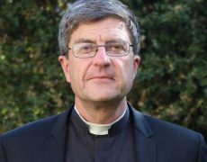 Mgr Eric de Moulins-Beaufort dénonce les mensonges d’Emmanuel Macron