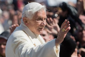 Une croix pectorale de Benoît XVI dérobée