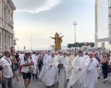 Assomption : les Marseillais à la rencontre de la Vierge Marie dans les rues du Panier