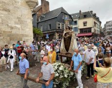 Honfleur a renoué avec la procession du 15 août