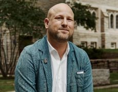 Un athée élu président des aumôniers