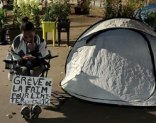 Contre l’avortement, elle entame une grève de la faim devant l’Assemblée Nationale