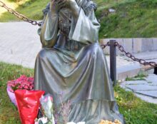 Père Michel Viot – Comme Marie à La Salette, l’Église pleure aujourd’hui