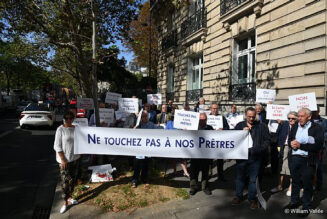 Nouvelle manifestation devant la nonciature et bientôt devant l’archevêché de Paris