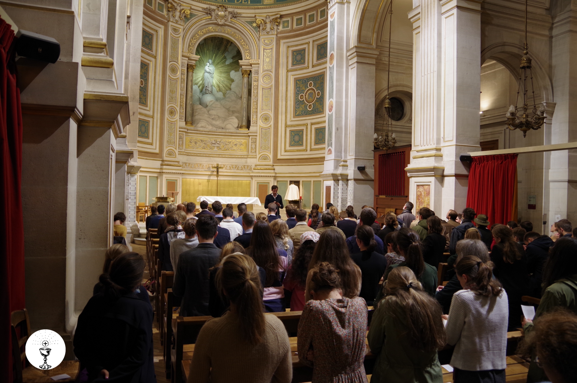Encore beaucoup de monde pour demander le retour de la messe à St François-Xavier