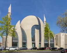 Du haut des minarets, cette chahâda qui ressemble tant à un cri de guerre