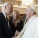 Le pape François a-t-il vraiment dit que Joe Biden était un bon catholique et qu’il devait continuer à recevoir la communion ?