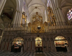 Un clip vidéo très évocateur sur le plan sexuel a été tourné dans le sanctuaire de la cathédrale de Tolède en Espagne