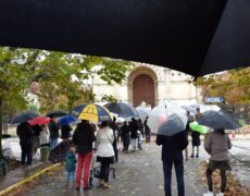 Saint-Germain-en-Laye : messe sous pluie