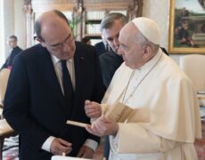 Castex : « Ne pas séparer l’Église de la loi » !
