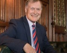 Un député britannique poignardé à mort dans une église