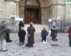 La mobilisation se poursuit devant Notre-Dame du Travail (Paris 14e) pour le retour de la messe traditionnelle