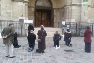 La mobilisation se poursuit devant Notre-Dame du Travail (Paris 14e) pour le retour de la messe traditionnelle