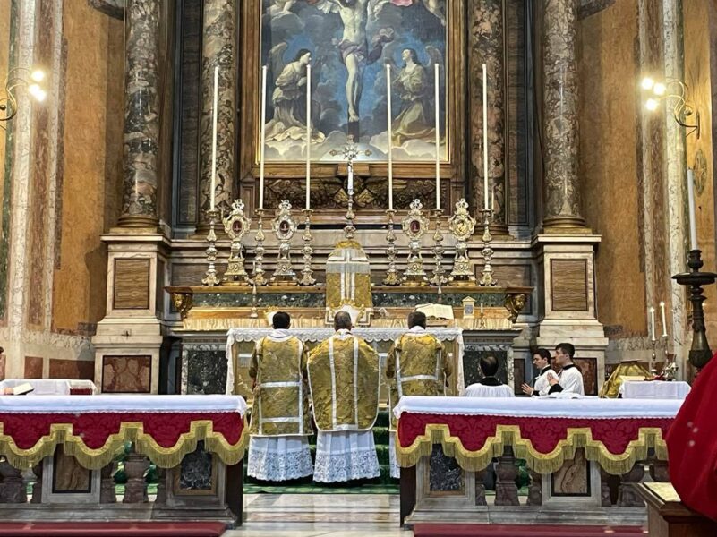 Messe de clôture du Pèlerinage Summorum Pontificum à la Trinité des pèlerins