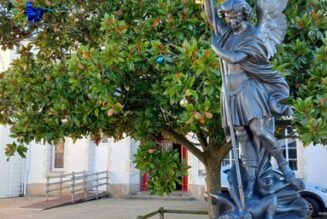 Sables d’Olonne : les laïcistes en guerre contre une statue de saint Michel archange