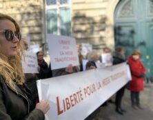 16e manifestation devant la nonciature