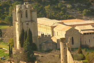 Les chanoines de l’abbaye Sainte-Marie de Lagrasse