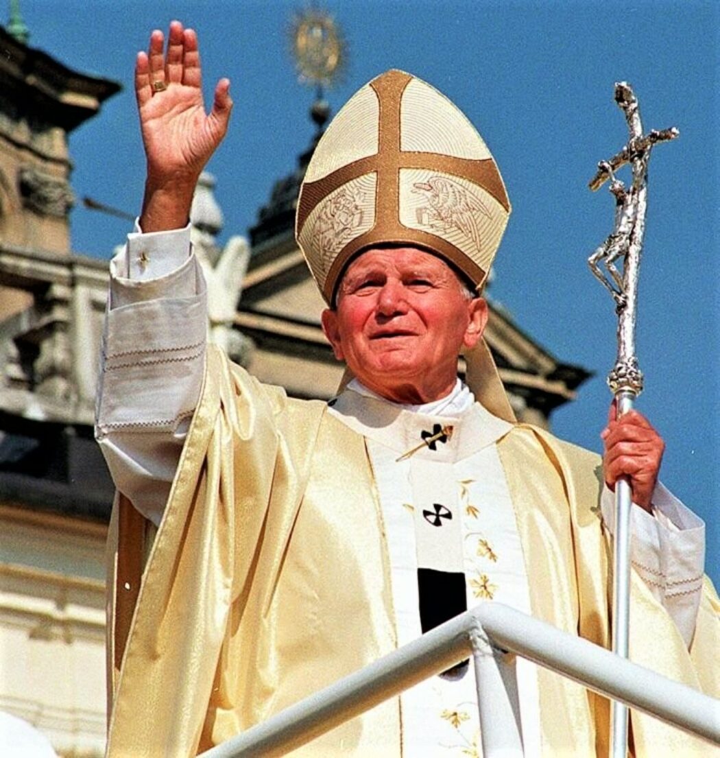 Saint Jean-Paul II, le héraut de la jeunesse, de la famille, et, de la sainteté