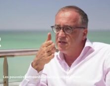 Le professeur Deray soutient la politique covid macronienne comme la corde soutient le pendu