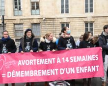 Avortement : les députés approuvent le délai de 14 semaines au lieu de 12