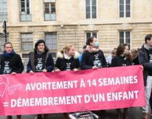 Avortement : les députés approuvent le délai de 14 semaines au lieu de 12