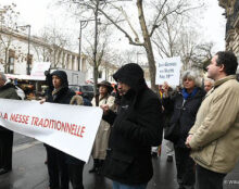 20e manifestation devant la nonciature