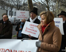 21e manifestation devant la nonciature