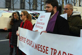 Vingt-deuxième manifestation pacifique devant la nonciature apostolique en France