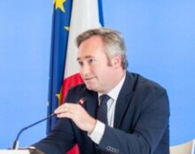 Monsieur le ministre est trop bon