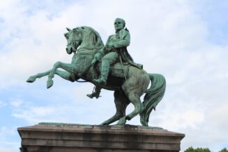 Statue de Napoléon à Rouen : le bon sens populaire et patriote l’emporte !