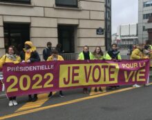 Rejet de l’allongement du délai légal de l’IVG par le Sénat : poursuivons le combat pour la Vie !
