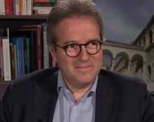 Faut-il maintenir les soins gratuits pour les immigrés clandestins ?