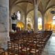 Une statue brisée dans une église de Poitiers