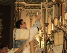 Des prières pour le chanoine Altiere