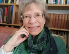 Une théologienne britannique, membre d’une commission vaticane, s’oppose publiquement au vaccin