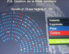 Le Sénat dominé par LR vote le passeport vaccinal