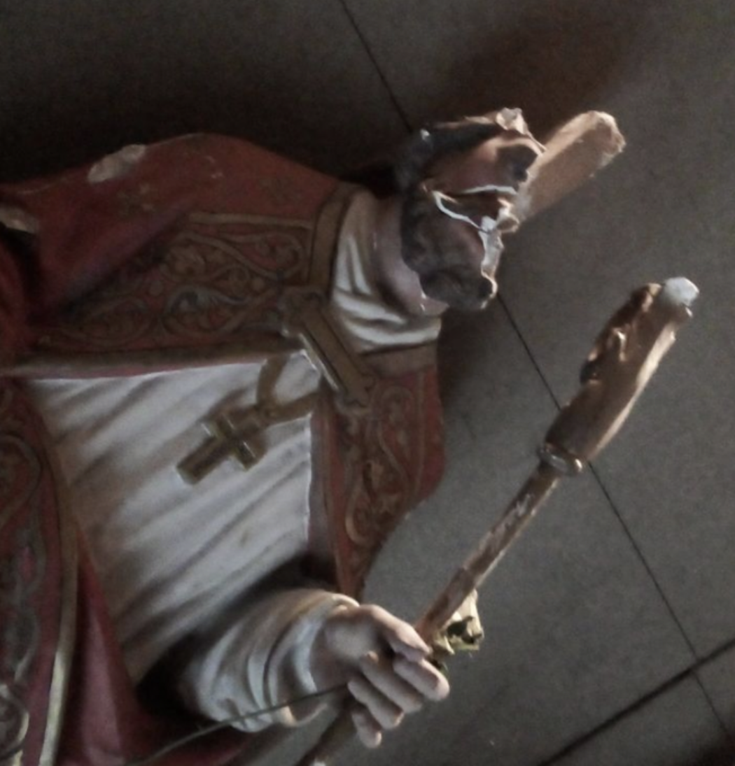 Avec une barre de fer, un individu a cassé 3 statues, brisé une vitrine et endommagé la crèche de la Basilique Saint-Denis