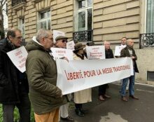 Nouvelle manifestation devant la nonciature