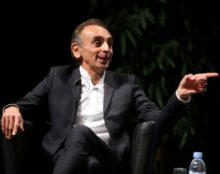 Suspendu de ses fonctions professionnelles pour avoir organisé un dîner de soutien à Eric Zemmour