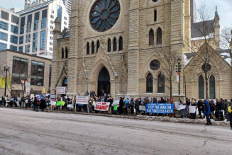 De Paris à Chicago : manifestations pour le maintien de la messe traditionnelle