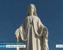 Une statue de la sainte Vierge les ennuie