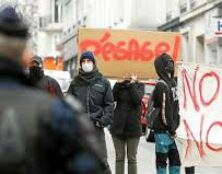 Selon Ouest-France, les milices antifas sont des “spectateurs”