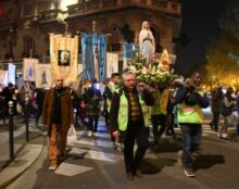Procession des bannières à Paris pour l’Annonciation