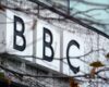 Séisme à la BBC : le groupe audiovisuel public britannique diffuse des fausses nouvelles