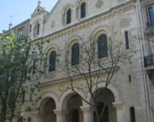 Un prêtre parisien fauché par deux délinquants récidivistes à scooter qui fuyaient la police