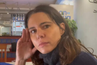 La journaliste française Anne-Laure Bonnel fait un reportage depuis Marioupol : You Tube la censure