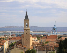 4 statues vandalisées dans une église de Marseille