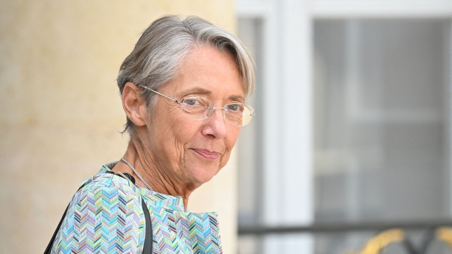 Elisabeth Borne ne sait pas que c’est en France que les enseignants sont égorgés